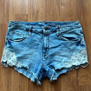 Size 14/32 cut off lace denim shorts
